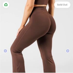 Paragon Reluna Original Sculptseam,
Flare 31" Walnut